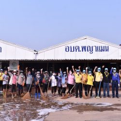 กิจกรรมทำความสะอาดตลาดสด อบต.พญาแมน พร้อมฉีดน้ำยาฆ่าเชื้อ เพื่อป้องกันและลดความเสี่ยงโควิด-19