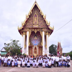 ถวายเทียนจำนำพรรษาและเวียนเทียนเนื่องในวันเข้าพรรษาและวันอาสาฬหบูชา