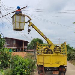 ซ่อมแซมบำรุงรักษา และติดตั้งไฟฟ้าสาธารณะ (เพิ่มเติม) ในเขตพื้นที่ตำบลพญาแมน (ตามคำร้องทั่วไป)