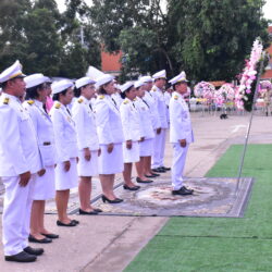 ร่วมพิธีวางพวงมาลา เบื้องหน้าพระบรมราชานุสาวรีย์พระบาทสมเด็จพระจุลจอมเกล้าเจ้าอยู่หัว เพื่อน้อมรำลึกในพระมหากรุณาธิคุณเนื่องในวันคล้ายวันสวรรคตพระบาทสมเด็จพระจุลจอมเกล้าเจ้าอยู่หัว รัชกาลที่ 5