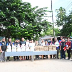 มอบถุงยังชีพให้แก่ผู้ประสบเหตุอุทกภัยในพื้นที่ หมู่ที่ 1 , หมู่ที่ 2, หมู่ที่ 3, หมู่ที่ 4 และหมู่ที่ 7 ตำบลพญาแมน อำเภอพิชัย จังหวัดอุตรดิตถ์